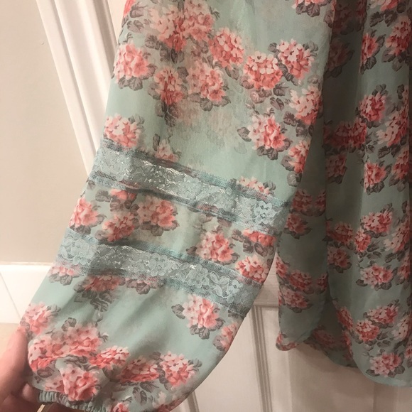 Unavailable. Mint & Pink Floral Blouse - Picture 2 of 5
